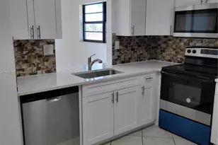 1821 NE 40th Ct, Pompano Beach, FL 33064 - Photo 2