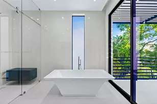 1021 W 46th St, Miami Beach, FL 33140 - Photo 22