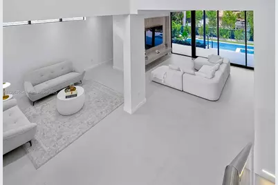 1021 W 46th St, Miami Beach, FL 33140 - Photo 4