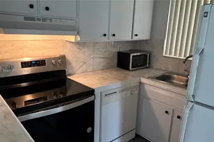 8850 Fontainebleau Blvd, Miami, FL 33172 - Photo 2