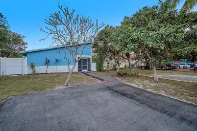 5904 S Rue Rd, West Palm Beach, FL 33415 - Photo 2