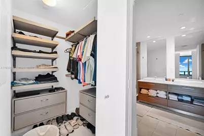 1300 S Miami Ave #4302, Miami, FL 33130 - Photo 22