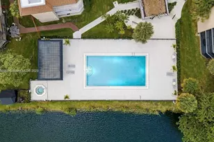 461 Ives Dairy Rd, Miami, FL 33179 - Photo 36