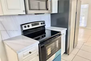 121 NE Prima Vista Blvd, Port Saint Lucie, FL 34983 - Photo 8