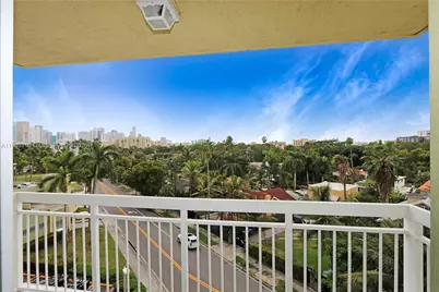 816 NW 11th St #610, Miami, FL 33136 - Photo 2