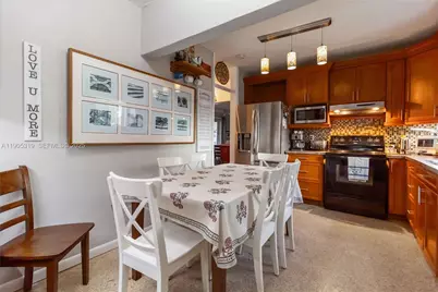 714 W 56th St, Hialeah, FL 33012 - Photo 10