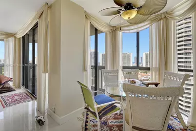 1000 Island Blvd #2004, Aventura, FL 33160 - Photo 14