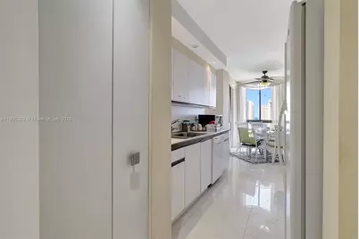 1000 Island Blvd #2004, Aventura, FL 33160 - Photo 18