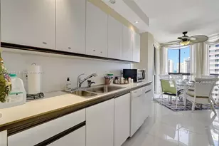 1000 Island Blvd, Aventura, FL 33160 - Photo 16