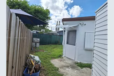 21760 NW 3rd St, Pembroke Pines, FL 33029 - Photo 22