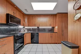 9500 SW 79th St, Miami, FL 33173 - Photo 6