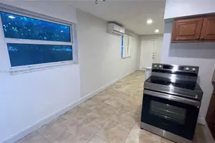 6390 Hayes St, Hollywood, FL 33024 - Photo 10