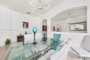 18000 NW 90th Pl, Hialeah, FL 33018 - Photo 10