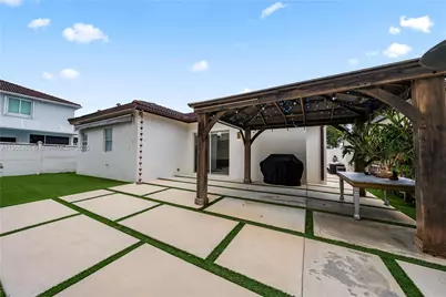 18000 NW 90th Pl, Hialeah, FL 33018 - Photo 30