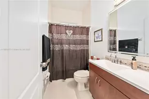 18000 NW 90th Pl, Hialeah, FL 33018 - Photo 22