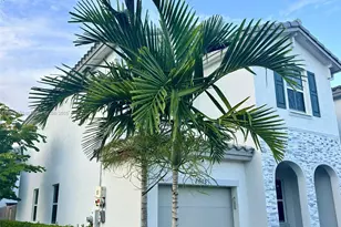 2605 SE 11th Ct, Homestead, FL 33035 - Photo 2