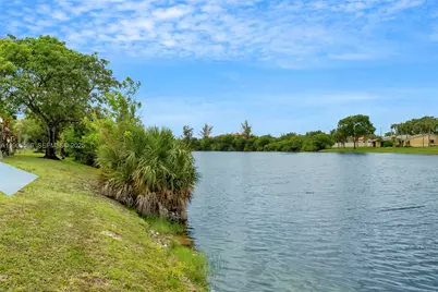 6545 Racquet Club Dr #115, Lauderhill, FL 33319 - Photo 2