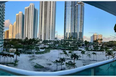 100 Bayview Dr #412, Sunny Isles Beach, FL 33160 - Photo 4