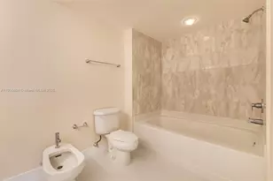 601 NE 36th St, Miami, FL 33137 - Photo 18
