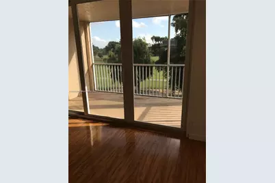 250 Jacaranda Dr #402, Plantation, FL 33324 - Photo 8