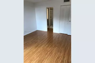 250 Jacaranda Dr #402, Plantation, FL 33324 - Photo 10