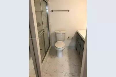 250 Jacaranda Dr #402, Plantation, FL 33324 - Photo 12