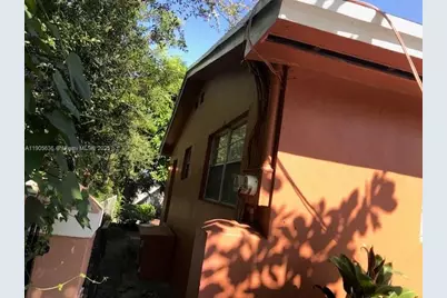 311 NE 57th St #313, Miami, FL 33137 - Photo 16