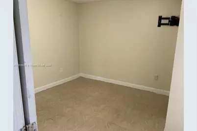 311 NE 57th St #313, Miami, FL 33137 - Photo 6