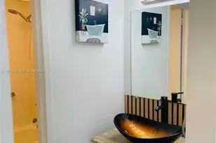 2899 Collins Ave, Miami Beach, FL 33140 - Photo 18