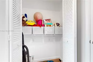 19501 W Country Club Dr, Aventura, FL 33180 - Photo 12