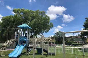 4672 NW 9th Dr, Plantation, FL 33317 - Photo 16