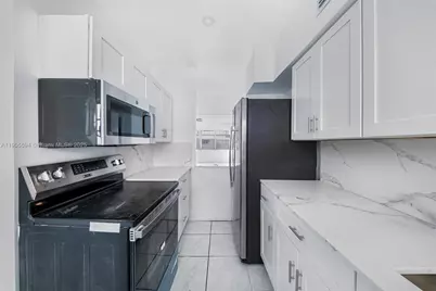 7712 Byron Ave #2, Miami Beach, FL 33141 - Photo 12