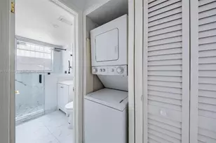 7712 Byron Ave, Miami Beach, FL 33141 - Photo 14