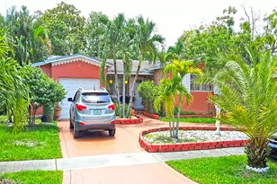 631 SW 69th Ave, Pembroke Pines, FL 33023 - Photo 1