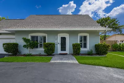 1690 NE 25th Ave, Pompano Beach, FL 33062 - Photo 2