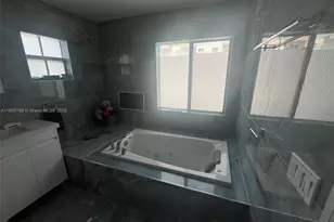 3915 NE 168th St, North Miami Beach, FL 33160 - Photo 24