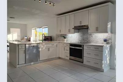 7515 SW 164th Ct, Miami, FL 33193 - Photo 10