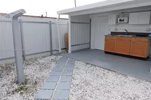 5451 W 10th Ave, Hialeah, FL 33012 - Photo 22