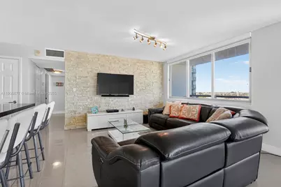 7135 Collins Ave #705, Miami Beach, FL 33141 - Photo 14