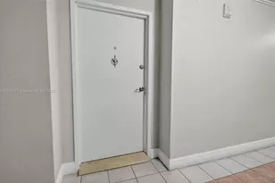 7135 Collins Ave, Miami Beach, FL 33141 - Photo 4