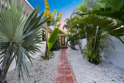 1618 SW 18th St, Miami, FL 33145 - Photo 26