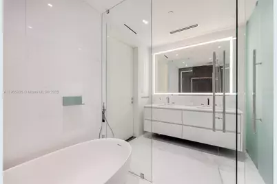 300 Biscayne Boulevard Way #5205W, Miami, FL 33131 - Photo 16