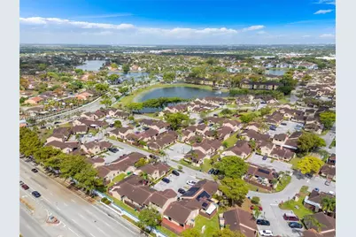 17026 NW 66th Ct, Hialeah, FL 33015 - Photo 10