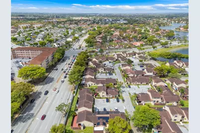 17026 NW 66th Ct, Hialeah, FL 33015 - Photo 14