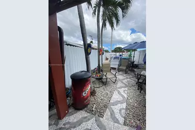 398 E 56th St, Hialeah, FL 33013 - Photo 8