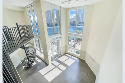 300 S Biscayne Blvd #L-414, Miami, FL 33131 - Photo 18