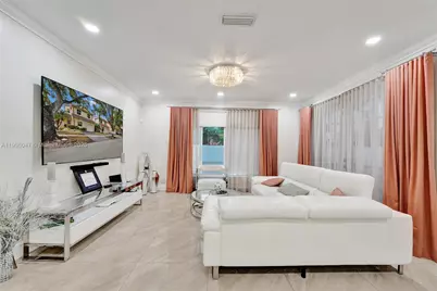 18060 SW 11th Ct, Pembroke Pines, FL 33029 - Photo 4