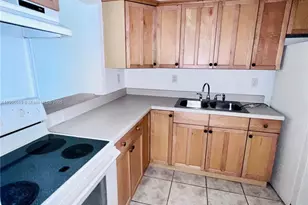 12290 NE 11th Ct, North Miami, FL 33161 - Photo 4