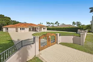 12175 SW 80th St, Miami, FL 33183 - Photo 4