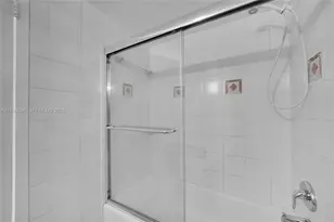 2001 Atlantic Shores Blvd, Hallandale Beach, FL 33009 - Photo 20